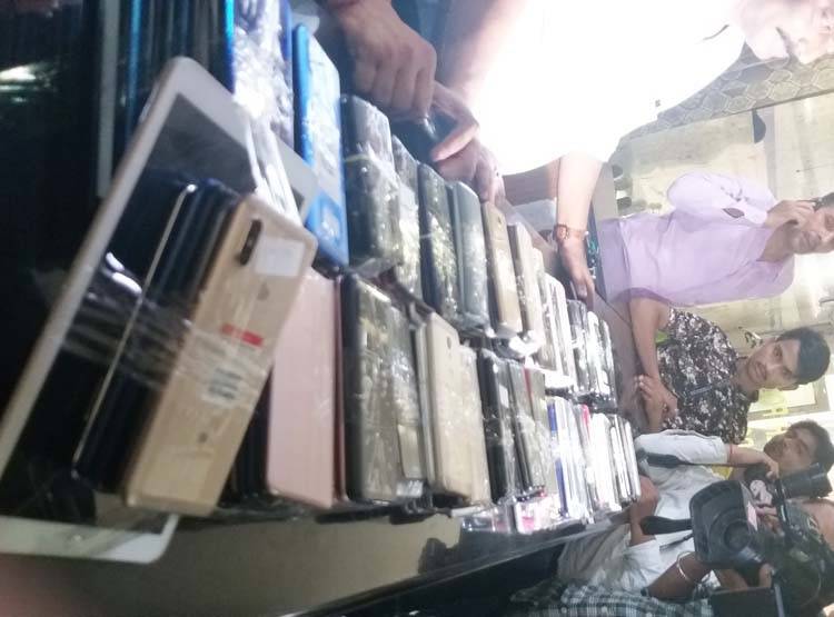 mobile_060219055933.jpg mobile_060219055933.jpg