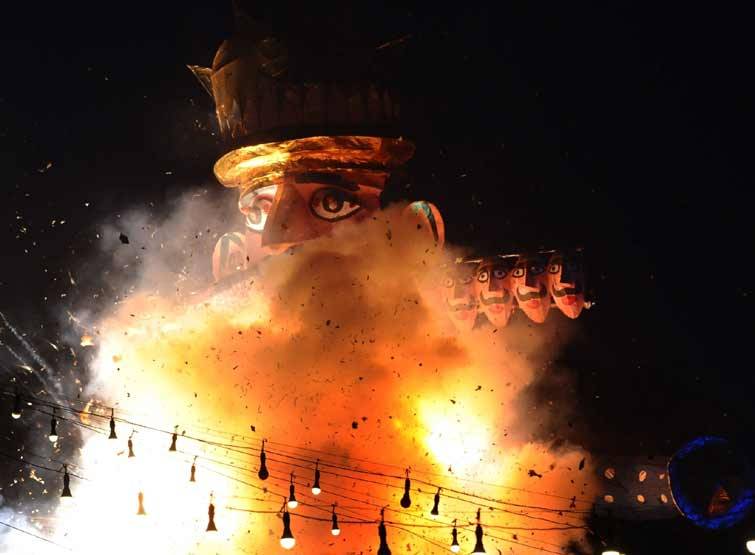 ravan-effigy-ians_100819114453.jpg
