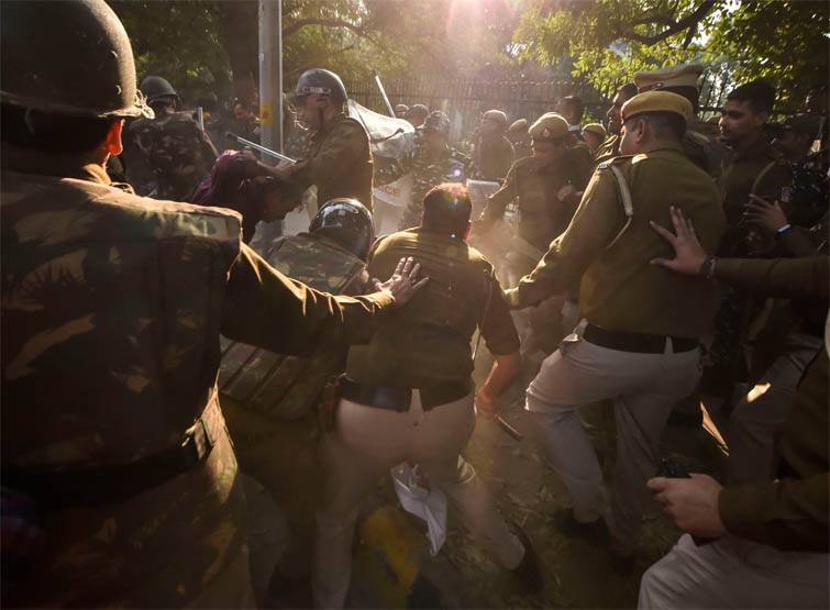 police_jnu_111919122307.jpg police_jnu_111919122307.jpg