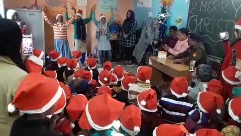 crishmas_122619031905.jpg crishmas_122619031905.jpg