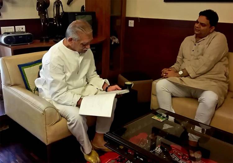 yatindra_mishra_gulzar_3_032820010319.jpg yatindra_mishra_gulzar_3_032820010319.jpg