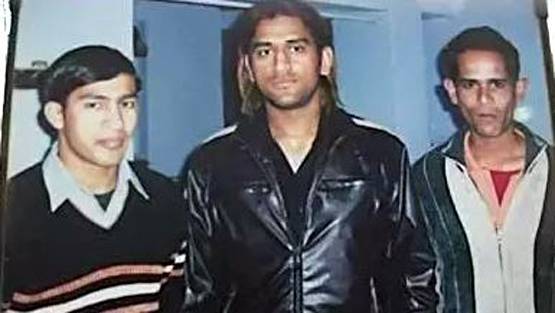 dhoni_rare_1_070619115154_070720103459.jpg dhoni_rare_1_070619115154_070720103459.jpg
