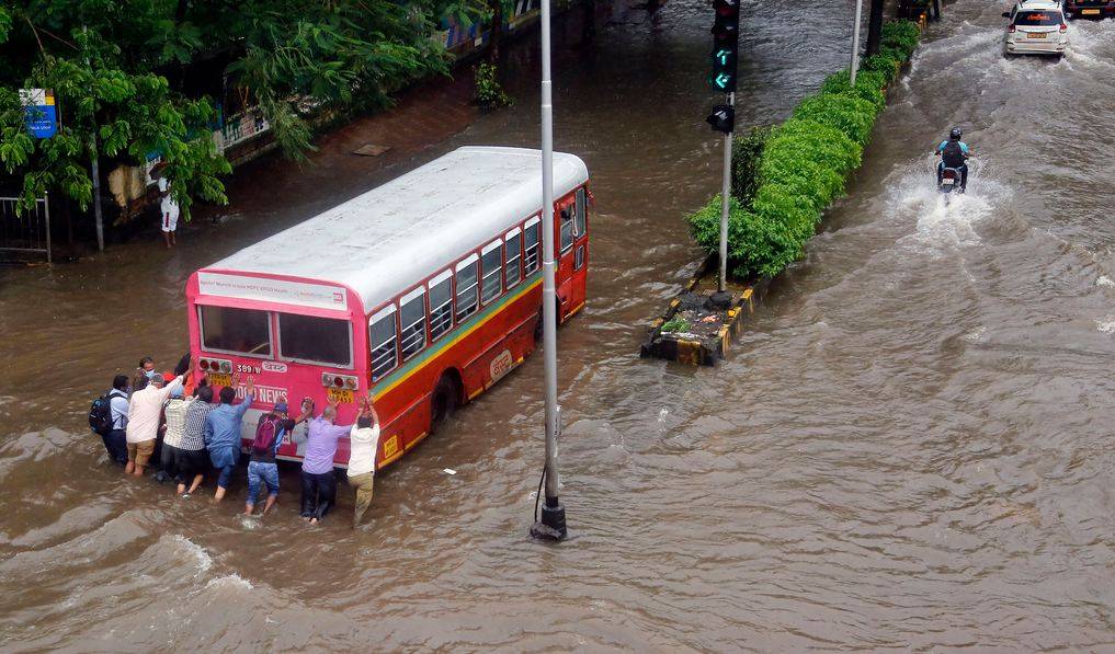 rain-mumbai-3_072020112112.jpg