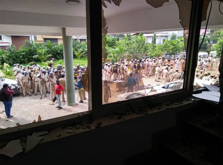 bengluru-violence-a-750_081220102318.jpg bengluru-violence-a-750_081220102318.jpg