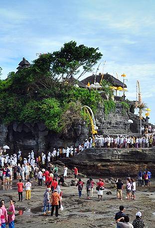 tanah-lot-temple_080220094529.jpg