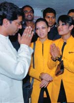 Flirting with politics: Fired Jet employees meet Raj Thackeray