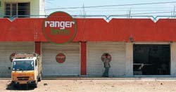 Few takers?: Reliance Retails procurement centre, Ranger Farms, is yet to lure farmers in a big way; other retail chains, too, havent made a difference Few takers?: Reliance Retails procurement centre, Ranger Farms, is yet to lure farmers in a big way; other retail chains, too, havent made a difference
