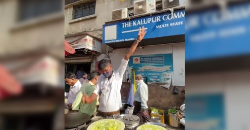 Flying dosas? Mumbai sellers dosa-making technique goes viral - Vimarsana News