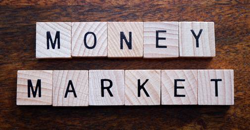 Rupee Vs Dollar Rupee Falls 25 Paise To 76 31 Amid Strengthening Of Us Currency