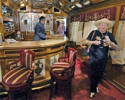 LUXURY ON WHEELS LUXURY ON WHEELS