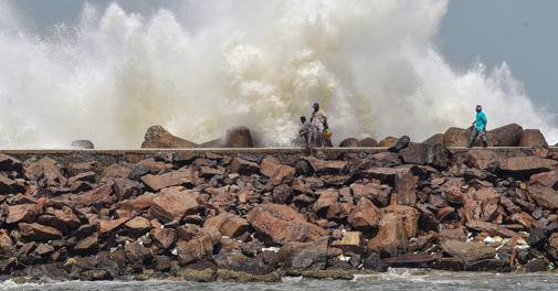 Navy rescues 146 onboard barge that went adrift off Mumbai - Vimarsana News