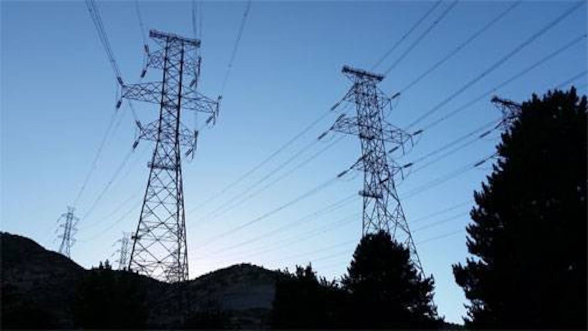 Mumbai Power Cut Massive Outage In Financial Capital Trains Halted Bse Nse Working Normally