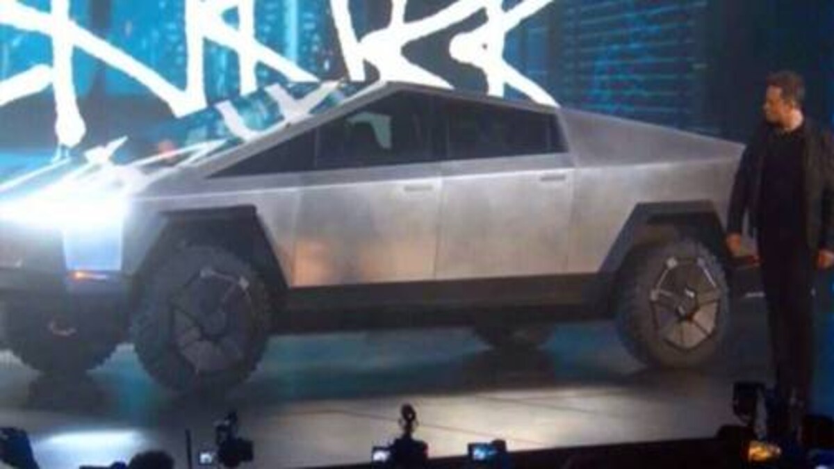 Elon Musk Boasts Of 146 000 Orders For Tesla S Cybertruck Despite Botched Debut