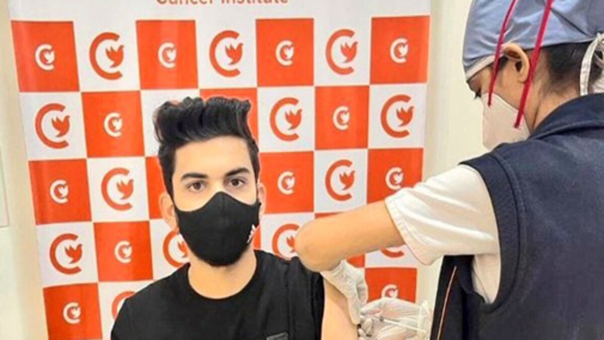 Devendra Fadnavis Nephew 23 Gets Covid 19 Vaccine Twitter Asks Is He 45