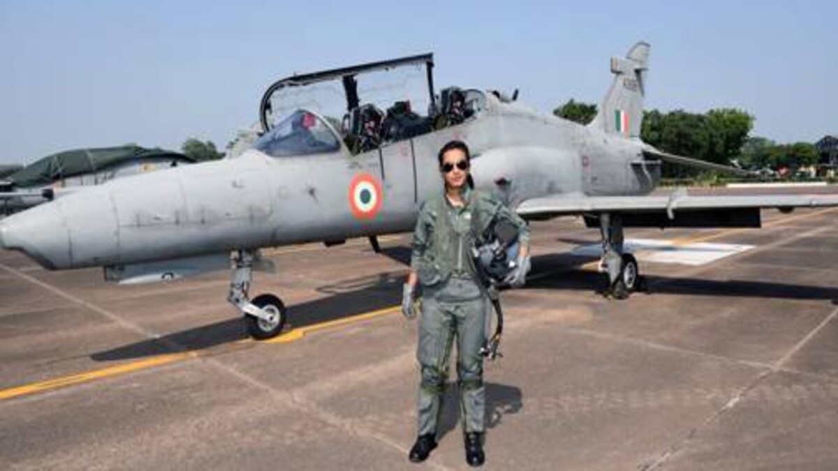 Flight Lieutenant Mohana Singh Becomes First Woman Pilot To
