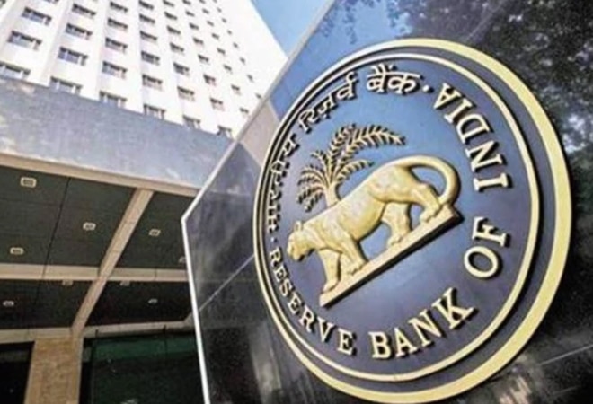Can India Control Inflation By The Standard Monetary Policy? RBI revises retail inflation upwards to 5.2% for first half of FY22