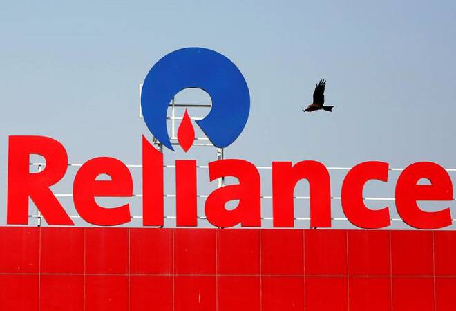 Seven Out Of Top 10 Firms Add Rs 32 000 Crore To M Cap Hdfc Bank