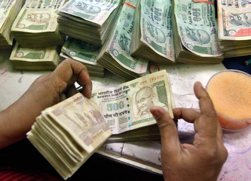 Indian Rupee Falls 35 Paise To 61 79 Against Us Dollar