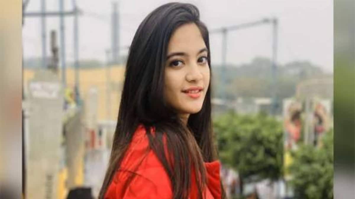 TikTok star Siya Kakkar commits suicide at Delhi residence
