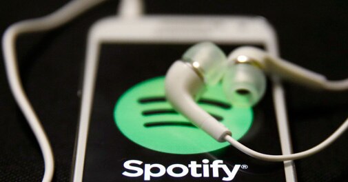 Spotify launches paid podcast platform to rival Apple - Vimarsana News