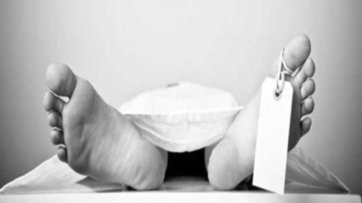 Bsnl Employee Hangs Himself In Office After Not Being Paid For 10