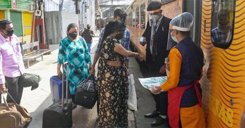 IRCTC suspends Tejas Express services amid surge in COVID-19 cases - Vimarsana News