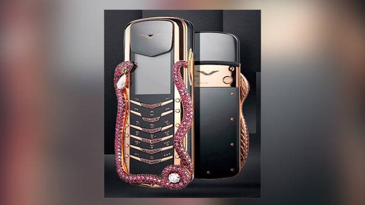 vertu launches signature cobra feature phone at rs 2 3 crore