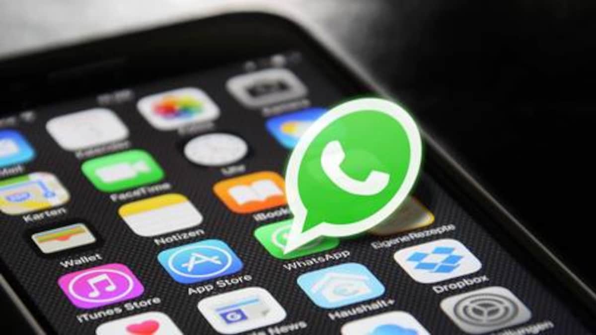 Featured image of post How To Save Others Whatsapp Status In Iphone : The official whatsapp app for the iphone doesn't have any button to let on android, whenever you view a user's status in whatsapp, the media files present therein get automatically downloaded to the hidden.status folder.