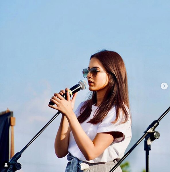Xlj7cvhjkb F3m There are many bollywood celebs who have more instagram followers than even the prime minister. https www cosmopolitan in life features g19442 25 indian musicians instagram you should follow rn