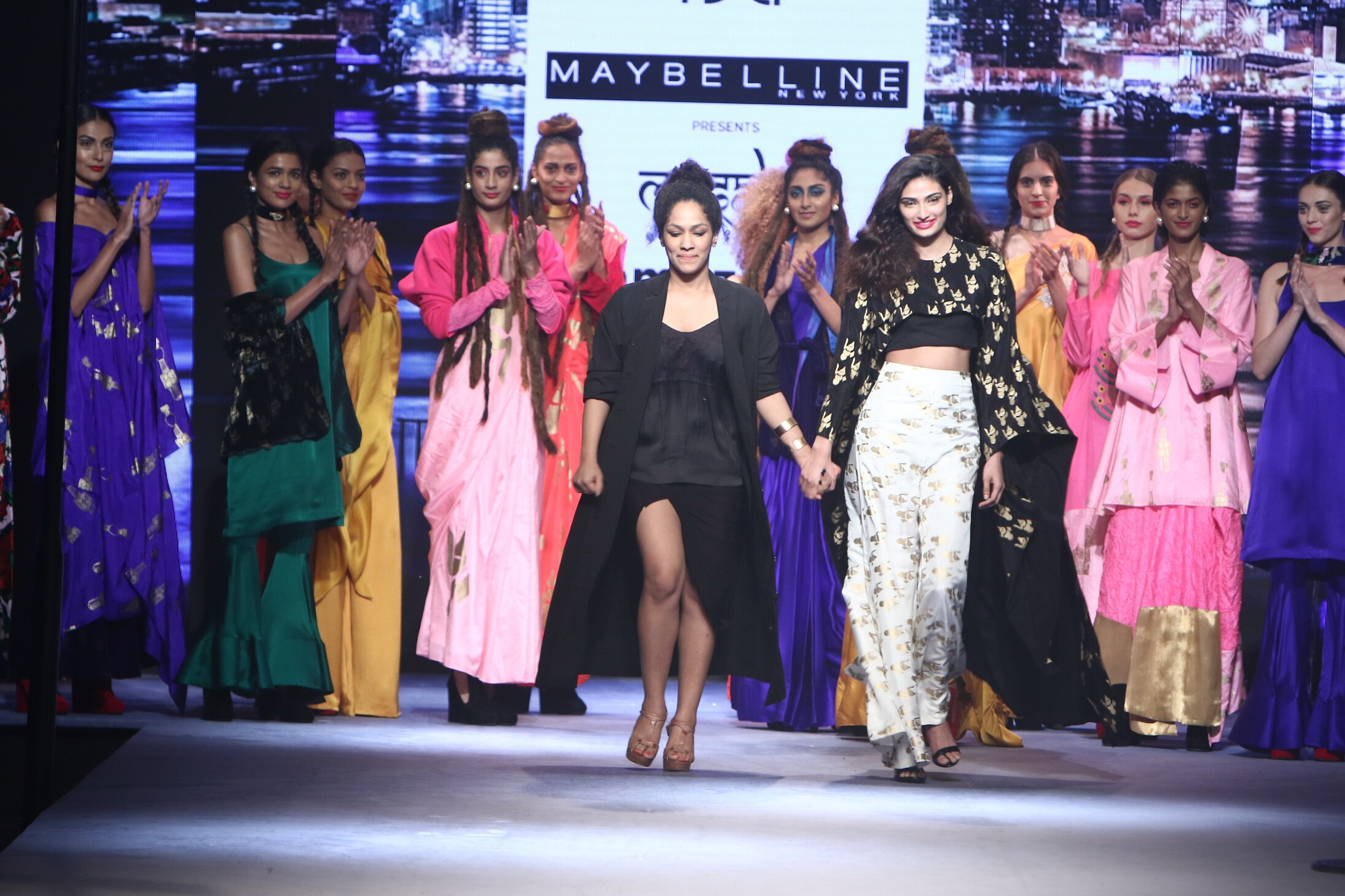 All The Looks From Masaba Gupta At Amazon India Fashion Week Spring Summer 2017 Fashion Cosmopolitan India And while this boss woman never shies away from speaking her mind, she is also someone who celebrates the true essence of a person going beyond shapes, sizes. cosmopolitan india
