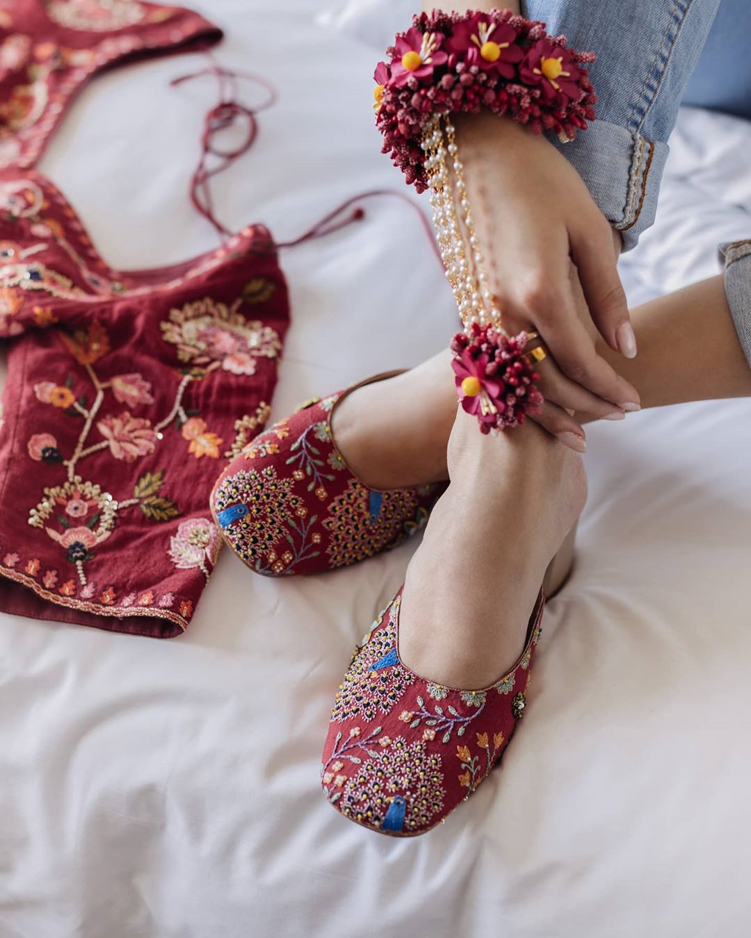 10 Non Boring Ways to Wear Juttis With Anything in Your Wardrobe