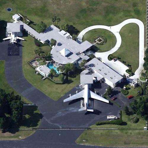 John Travolta airport 