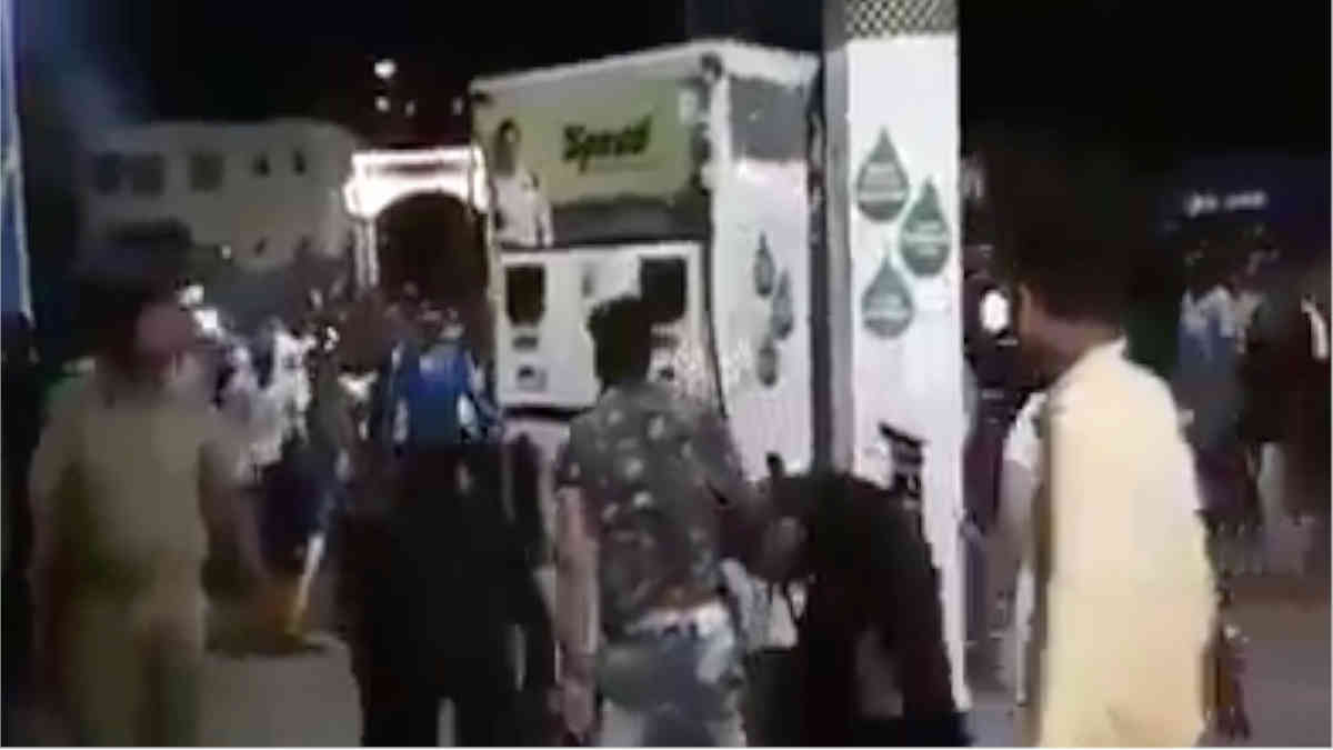 ফ্যাক্ট চেক: ভাইরাল এই ভিডিওর সঙ্গে তেলের মূল্যবৃদ্ধির সম্পর্ক নেই