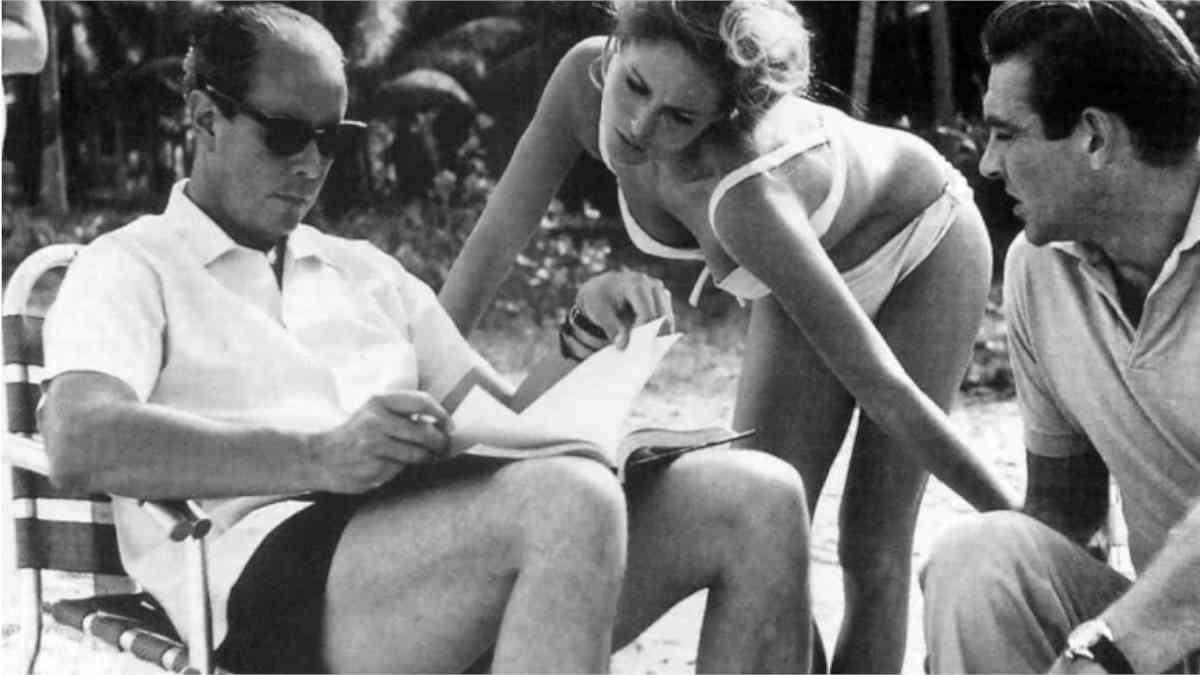 ফ্যাক্ট চেক: না, ভাইরাল ছবিতে বিকিনি পরিহিতা মহিলা সনিয়া গান্ধী নন