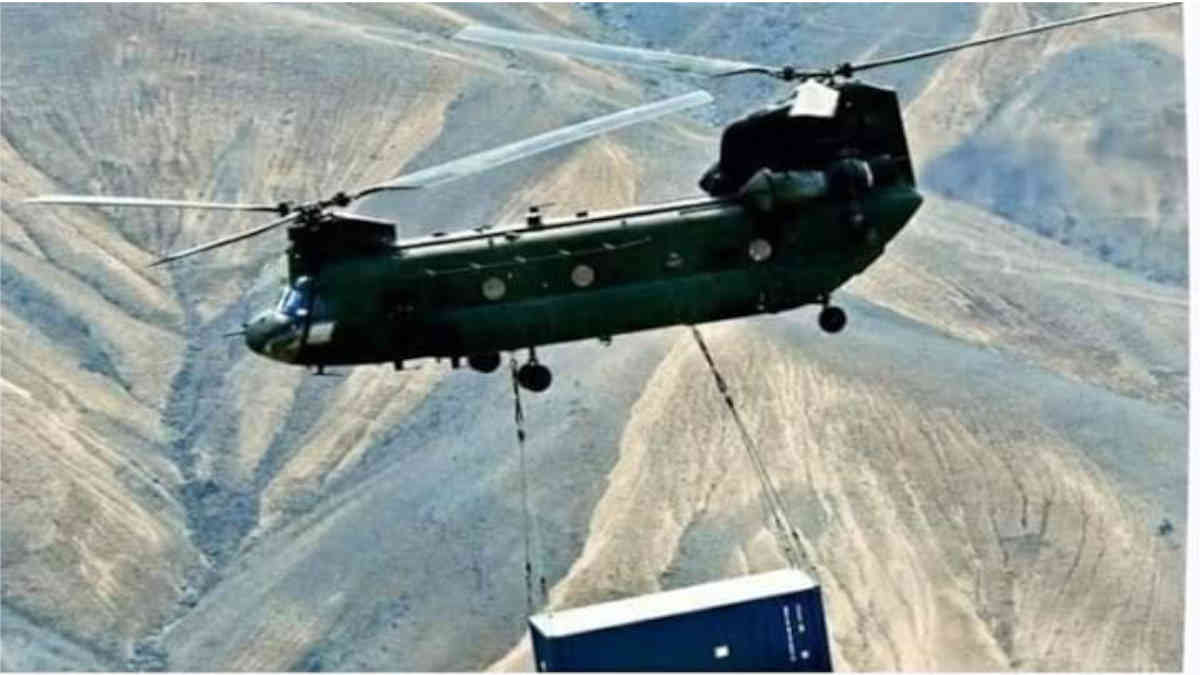 ফ্যাক্ট চেক: কন্টেনার বহনকারী হেলিকপ্টারের এই ছবিটি ভারতের নয়