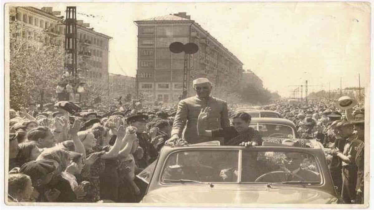 ফ্যাক্ট চেক: বিভ্রান্তিকর তথ্যসমেত ভাইরাল জওহরলাল নেহরুর ১৯৫৫ সালের ছবি