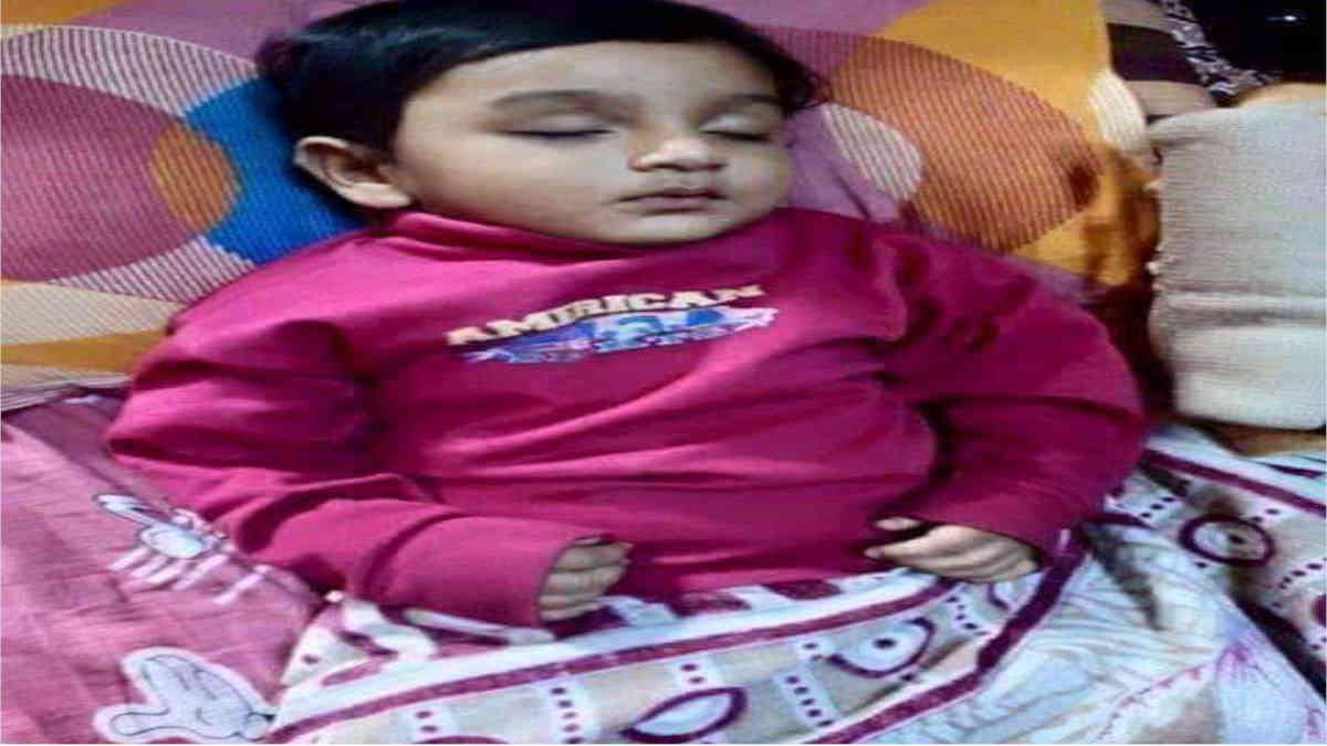 ফ্যাক্ট চেক: বাংলাদেশ নয়, পশ্চিমবঙ্গে এক ট্রেন থেকে এই বাচ্চাটিকে উদ্ধার করা হয়