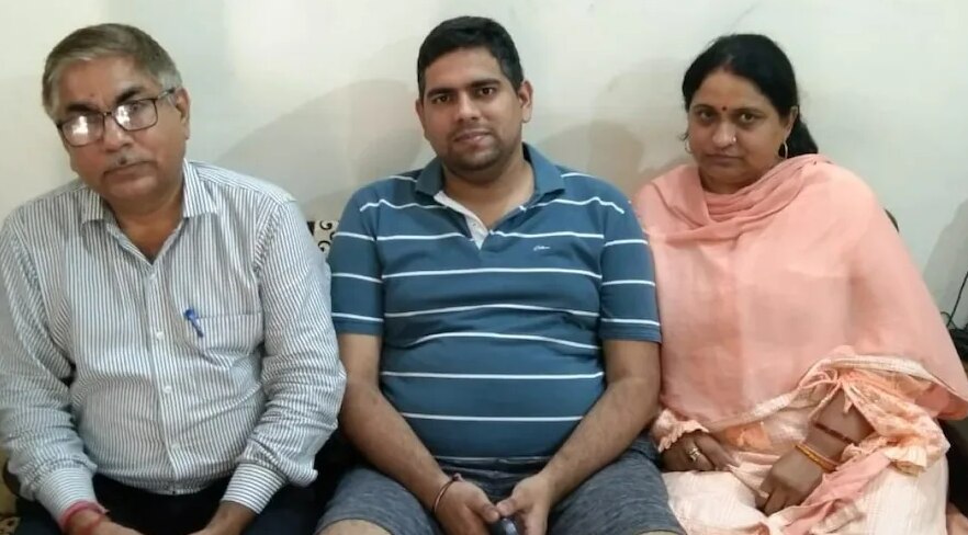 UP man checks UPSC Civil Services result with wrong roll number, celebrates selection