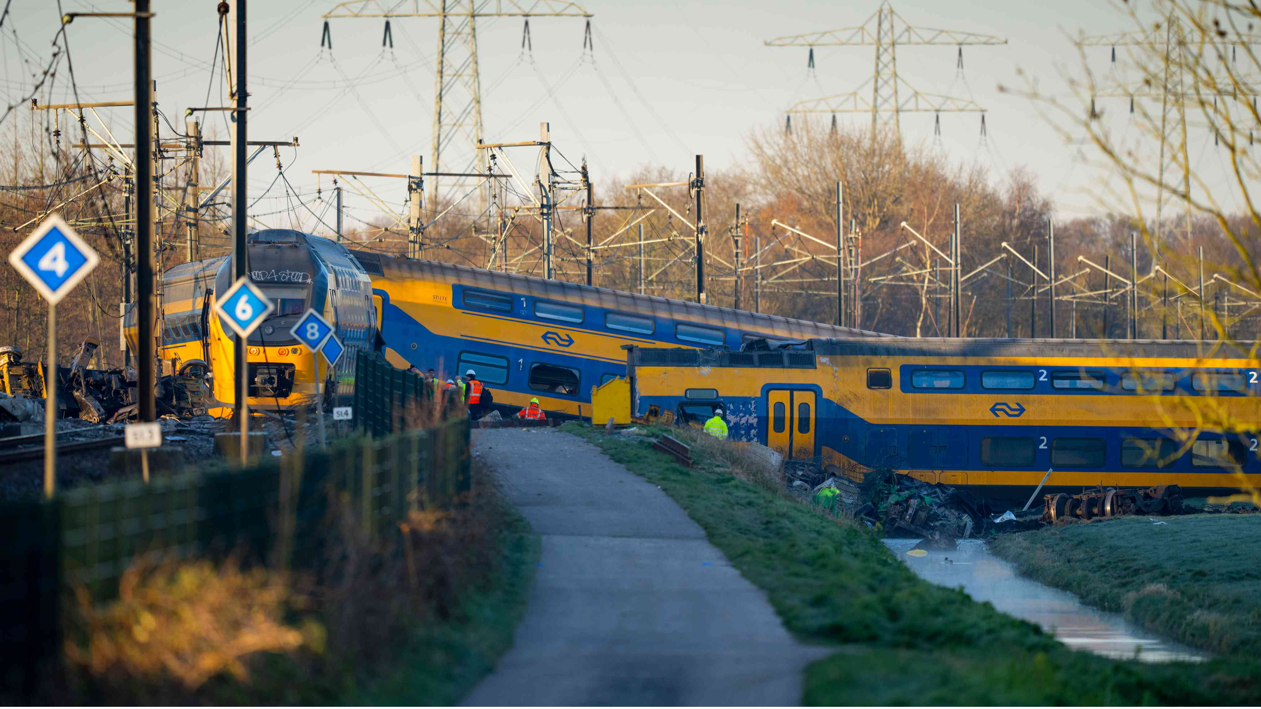 Train derailment in The Netherlands kills at least 1, 30 more injured Train derailment in The Netherlands kills at least 1, 30 more injured