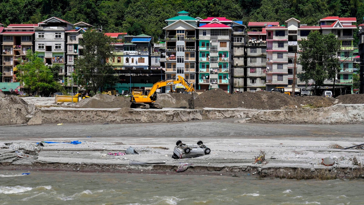 6 days since Teesta flash flood, Sikkim and North Bengal begin picking up the pieces 6 days since Teesta flash flood, Sikkim and North Bengal begin picking up the pieces