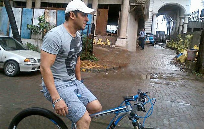 salman2cycle_050615084416.jpg