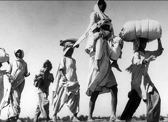 old-sikh-man-carryin_092916092403.jpg old-sikh-man-carryin_092916092403.jpg