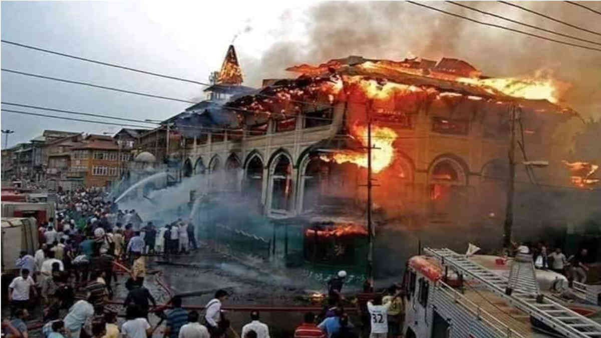 ফ্যাক্ট চেক: বিভ্রান্তিকর দাবী করে ভাইরাল মাজারে আগুন লাগার পুরোনো এই ছবি