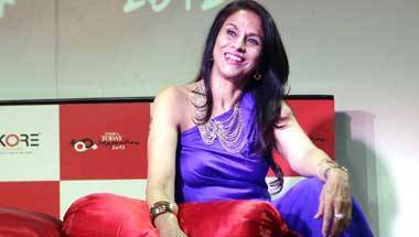 উপন্যাস, আত্মজীবনী, শোভা দে, বই থেকে