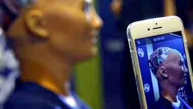 মোবাইল, কম্পিউটার সফটওয়্যার, এআই, ফেসবুক