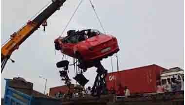 এক্সপ্রেসওয়ে, গতির খেলা, সড়ক দুর্ঘটনা, ফেরারি দুর্ঘটনা