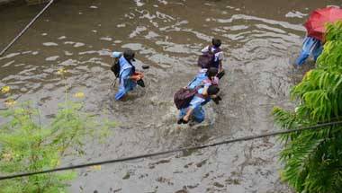 জলমগ্ন, মেয়র, কলকাতা পুরসভা, মহানগর