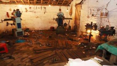 জামাত, অসম, বেআইনি অস্ত্র কারখানা, সন্ত্রাসবাদ