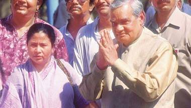 এনডিএ, অটলবিহারী বাজপেয়ী