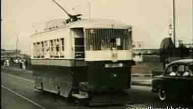 হাওড়া ব্রিজ ৭৫, কলকাতা ট্রাম কোম্পানি, হাওড়ায় ট্রাম